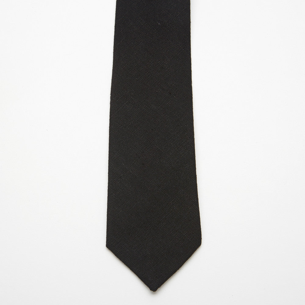 Pitch Black Tie